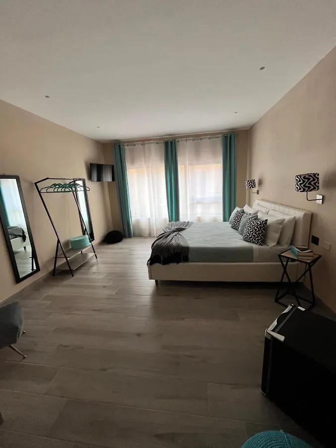 Cb Rooms Termini Imerese Frühstückspension